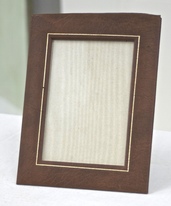 2402_Tischrahmen_Kunstleder_1960er__18,5_x14,5_x_2,7_cm.jpg