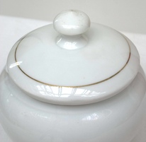 9807_Meissen_1945-47_Deckeldose__P239-5.jpg