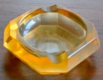 8731_Aschenbecher_Glas.jpg