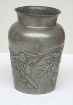 6883_Vase_Jugendstil__Zinn_12_cm_hoch.jpg