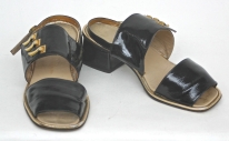 3028_Sandalette_1970er_Gr._36__Lack_Metall.jpg