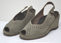4102_Sandalette_Wildleder_grau_1940er__Gr._36-3.jpg