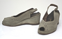 4102_Sandalette_Wildleder_grau_1940er__Gr._36.jpg