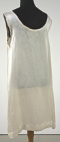 7619_Unterrock_Satin_geflickt__Gr._nach_Massss-3.jpg